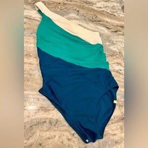 Summersalt sidestroke swimsuit, size 10, one shoulder